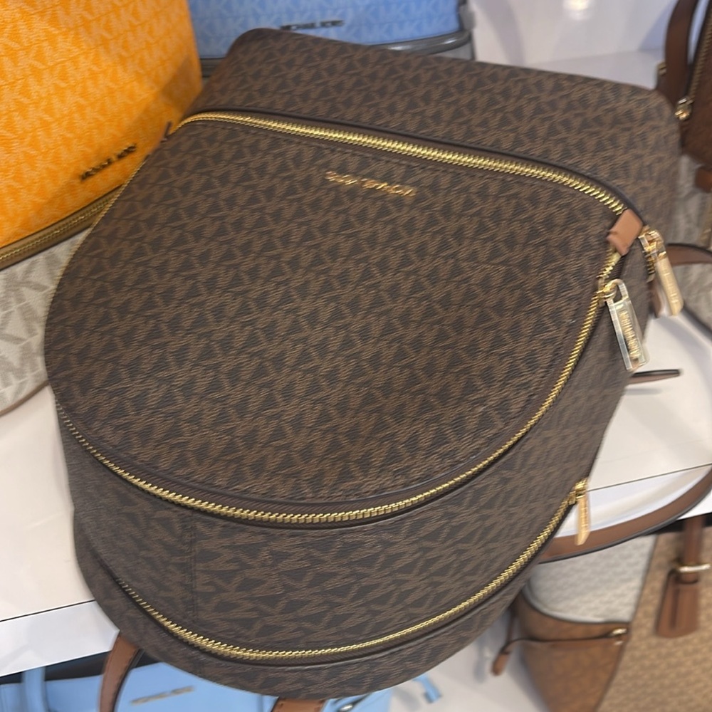 MICHAEL KORS Rhea Medium Zip Signature Logo Backpack
BROWN 
NWT - Picture 5 of 16
